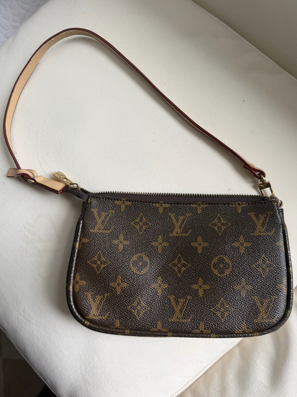 Louis Vuitton Vintage Mini Monogram Pochette - Picture 3 of 7